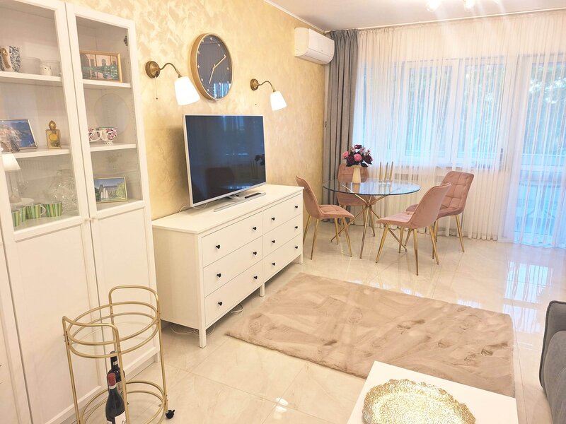 Bdul Timisoara, AFI Cotroceni, Str. Sibiu, bloc special Z2, proprietar.